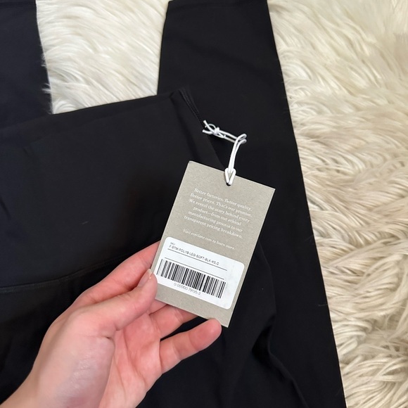 EVERLANE The Perform Legging In Black - Picture 7 of 8